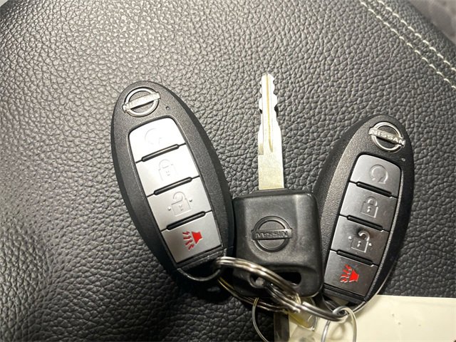 Used 2023 Nissan Titan SV w/ SV Convenience Package image 20