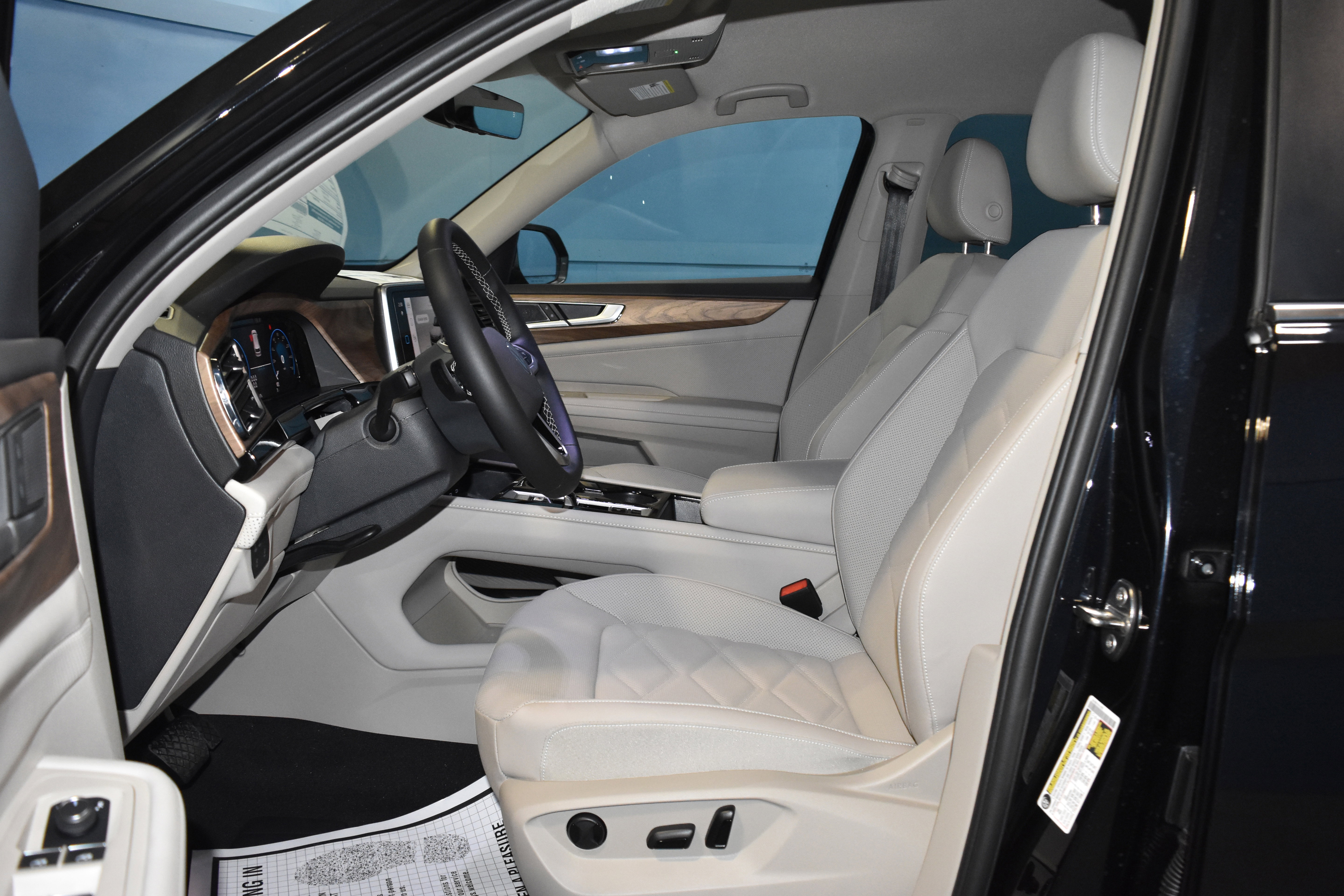 New 2026 Volkswagen Atlas SE image 6