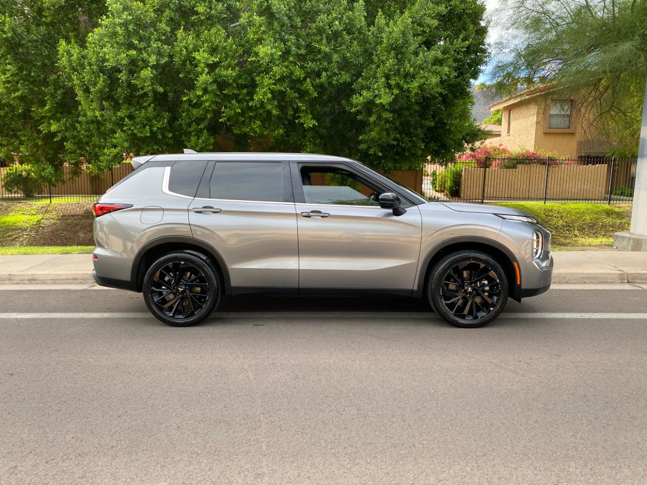 Used 2022 Mitsubishi Outlander SE FWD image 4