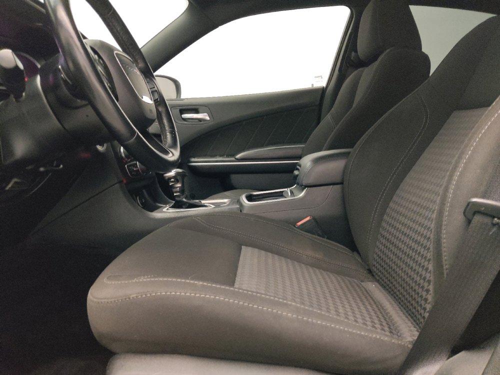 Used 2022 Dodge Charger SXT w/ Cold Weather Package RWD image 17