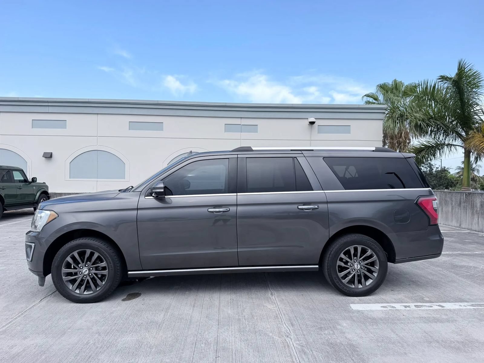 Used 2020 Ford Expedition Max Limited RWD image 8