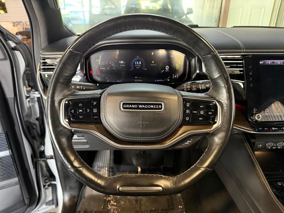 Used 2022 Jeep Grand Wagoneer Series II w/ Premium Group II AWD/4WD image 19