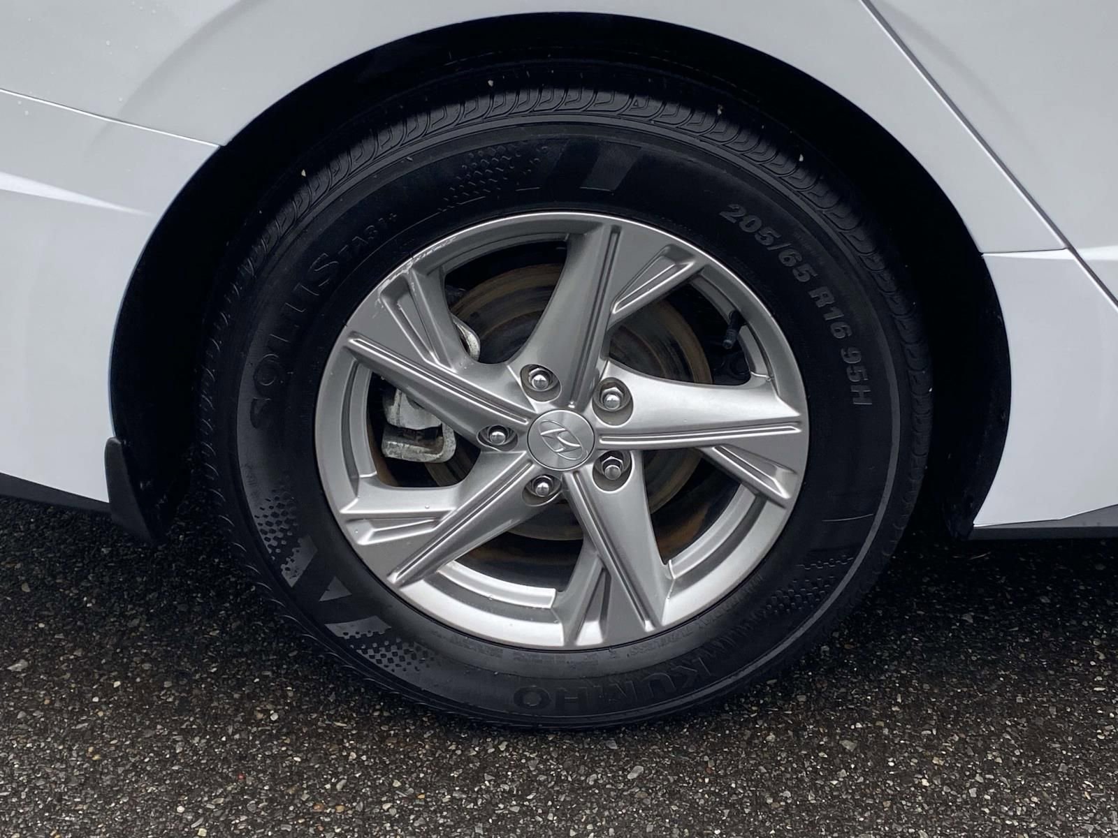 Used 2021 Hyundai Sonata SE w/ Preferred Accessory Package image 8