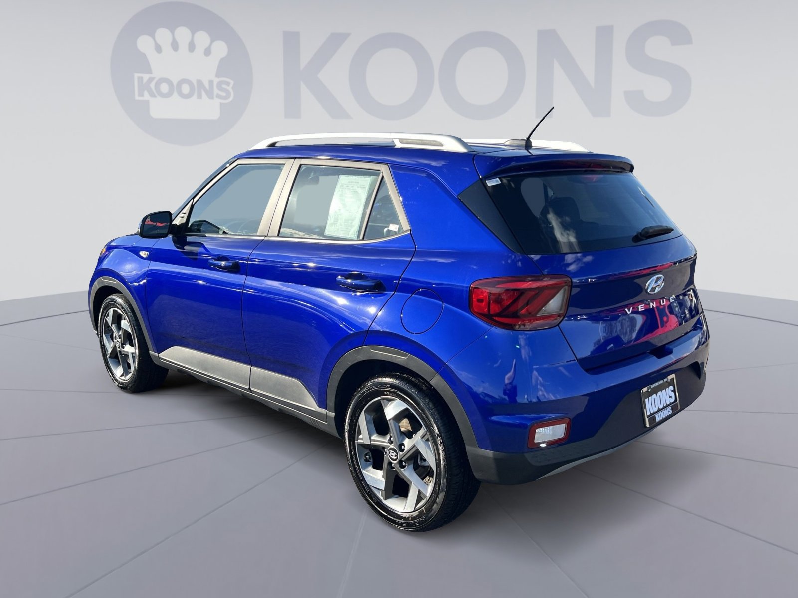 Used 2025 Hyundai Venue SEL FWD image 8