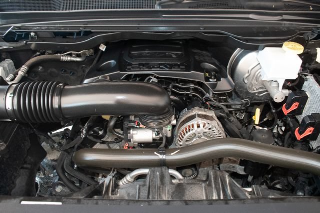 Used 2022 RAM 1500 Limited w/ Body-Colour Bumper Group AWD/4WD image 3