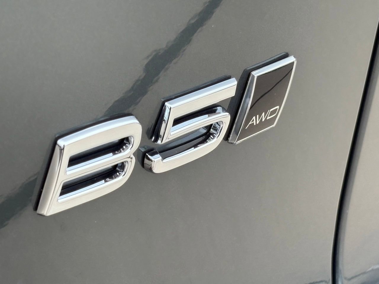 New 2026 Volvo XC40 B5 Plus w/ Protection Package Premier image 9