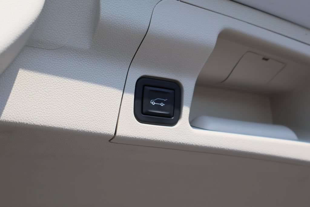 Certified 2023 GMC Acadia Denali w/ Denali Ultimate Package FWD image 29