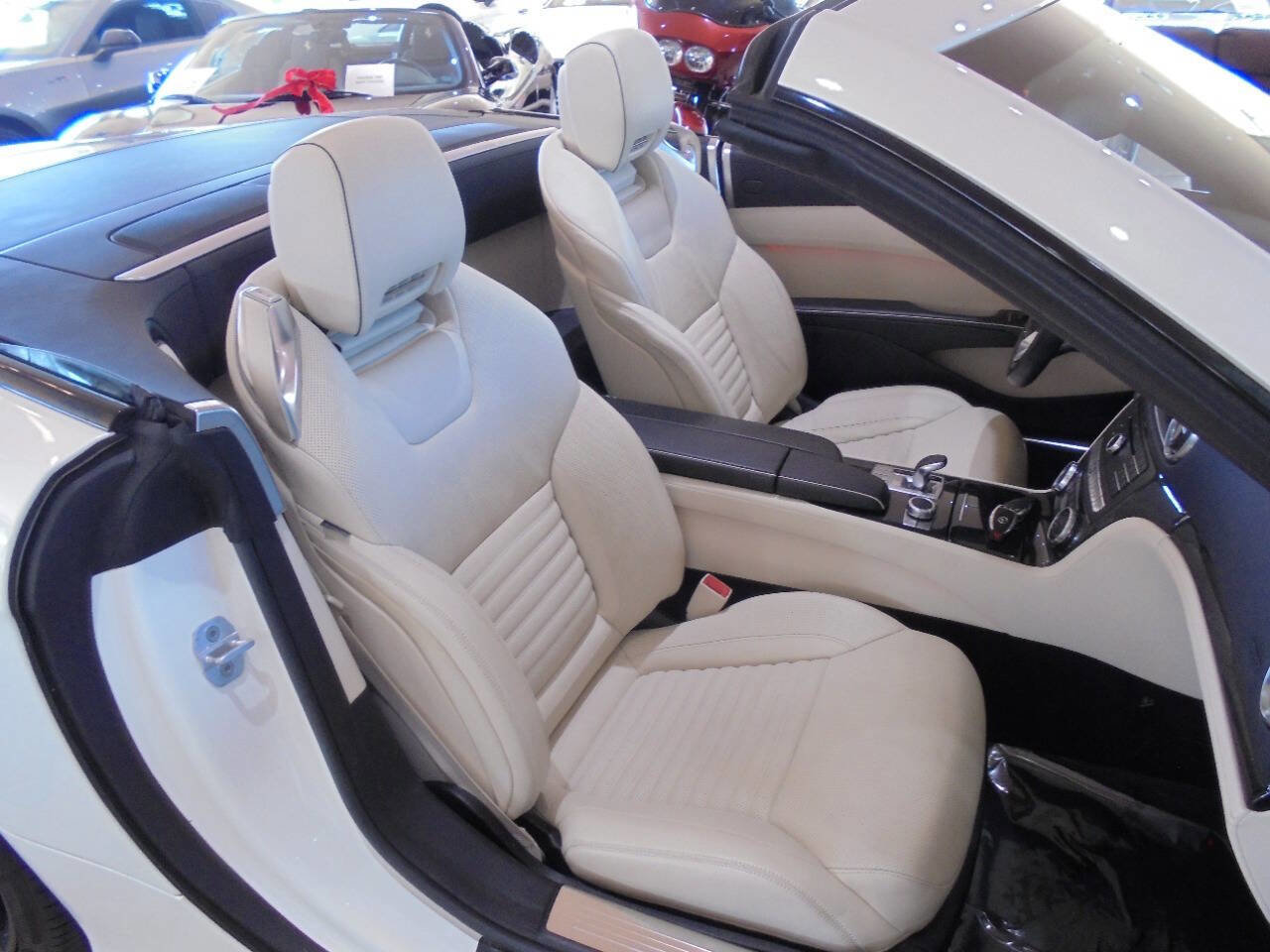 Used 2017 Mercedes-Benz SL 550 image 10