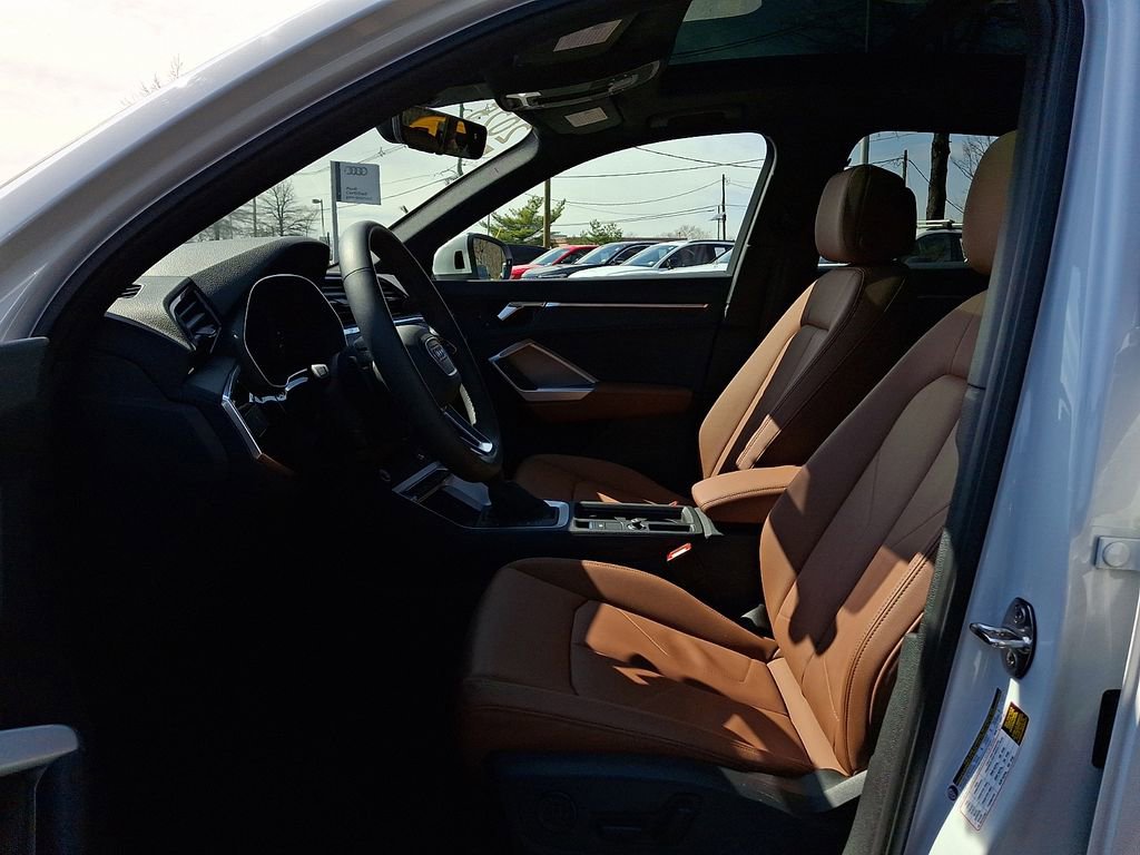 Certified 2025 Audi Q3 2.0T Premium Plus w/ Premium Plus Package image 19