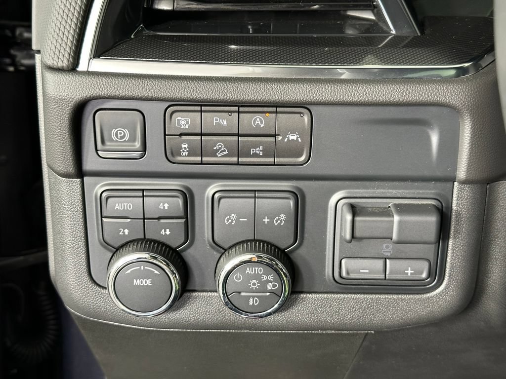Used 2025 Chevrolet Tahoe RST w/ Comfort Package AWD/4WD image 23
