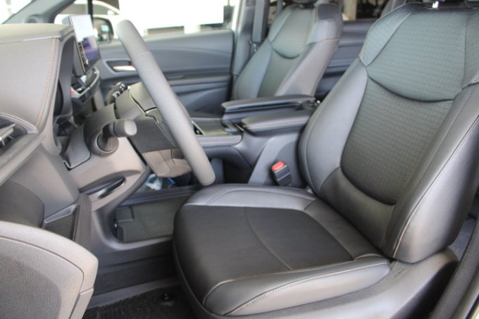 New 2026 Toyota Sienna XLE Woodland Edition AWD/4WD image 11