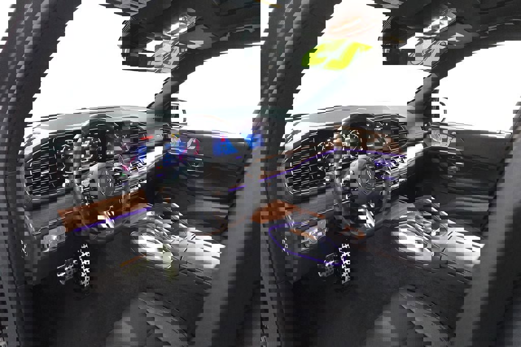 Used 2025 Mercedes-Benz GLS 450 4MATIC image 13