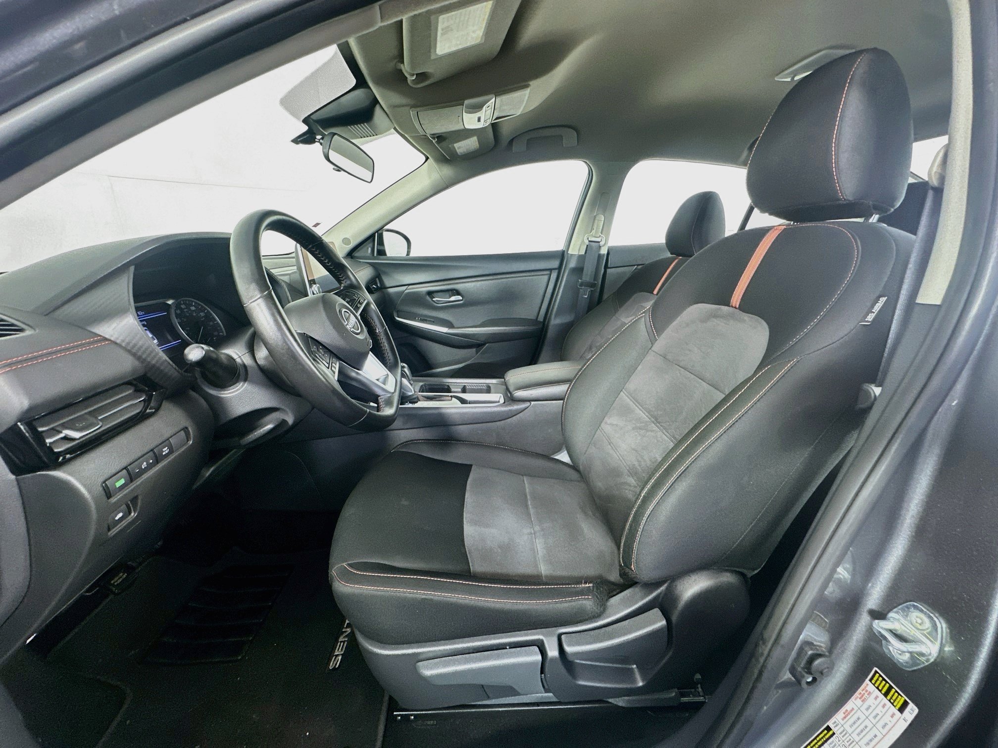 Used 2025 Nissan Sentra SR FWD image 13