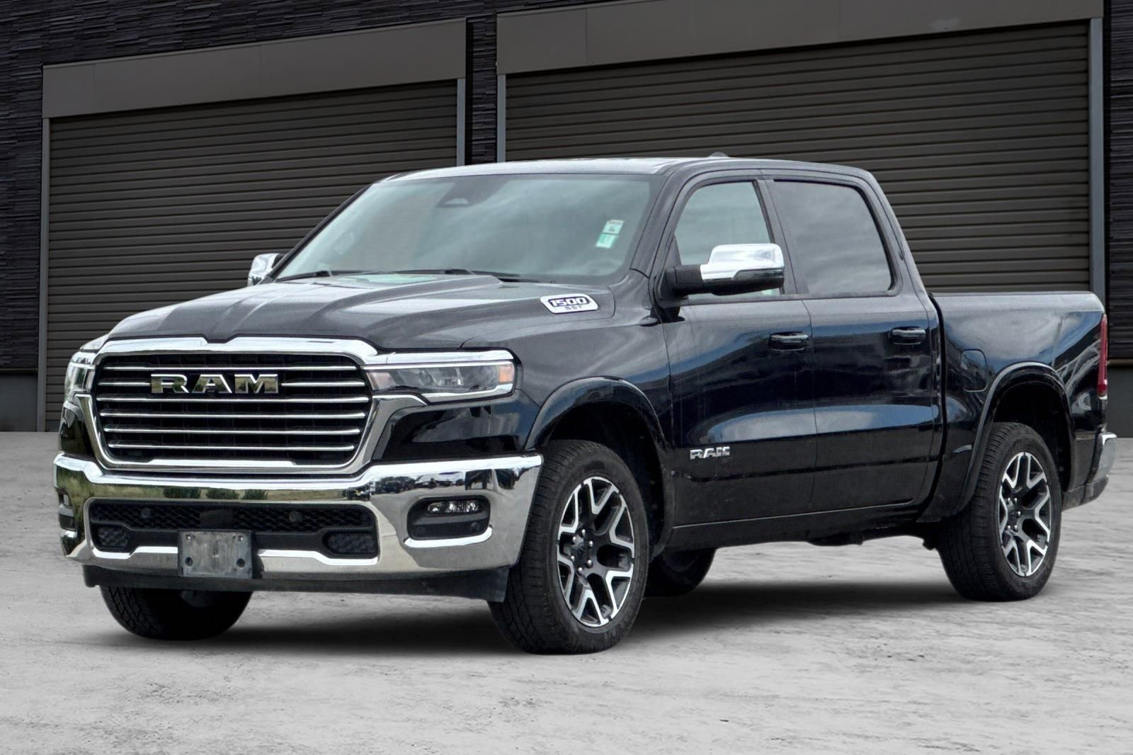 Used 2025 RAM 1500 Laramie AWD/4WD image 9