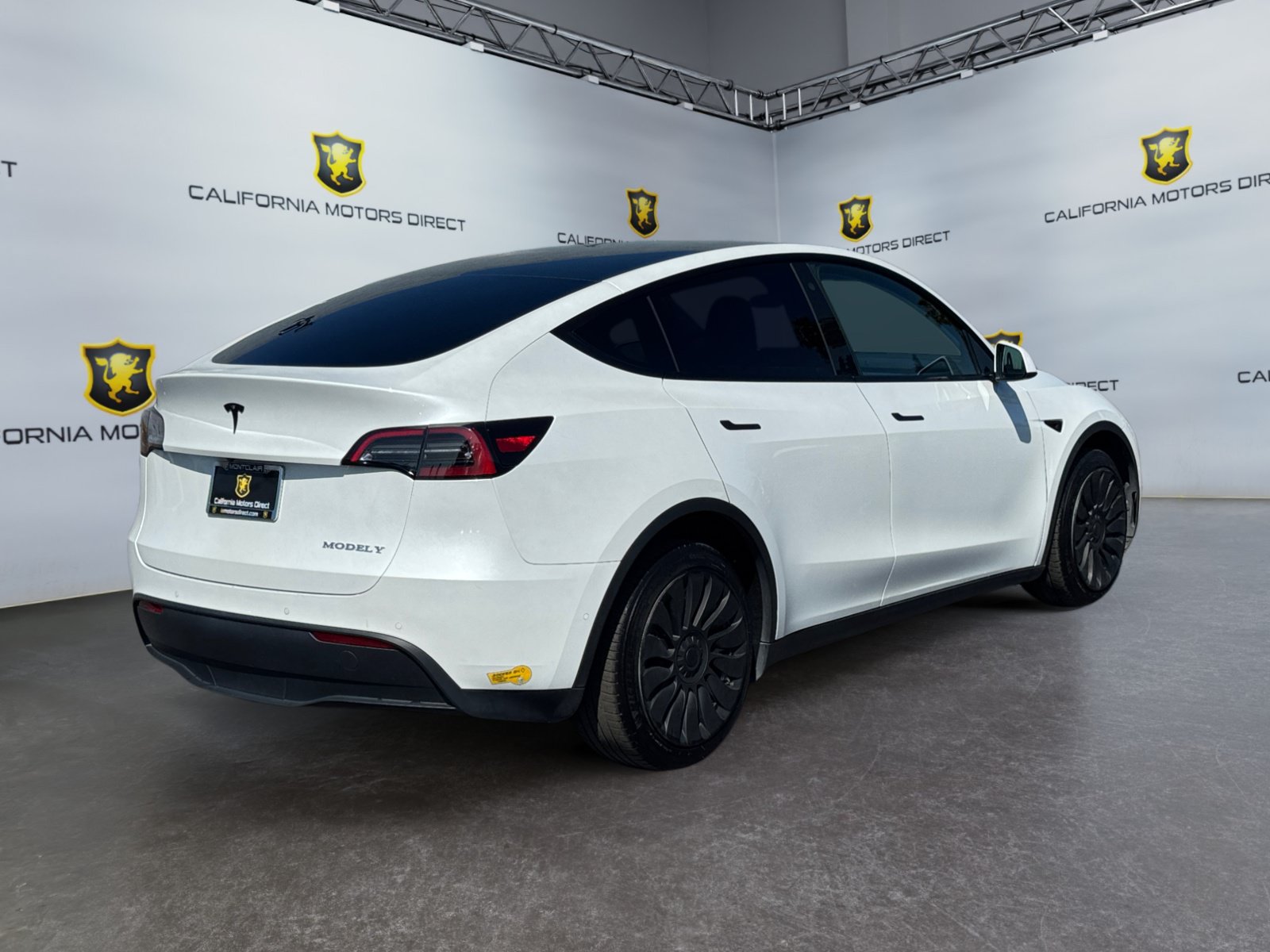 Used 2022 Tesla Model Y Long Range AWD/4WD image 5