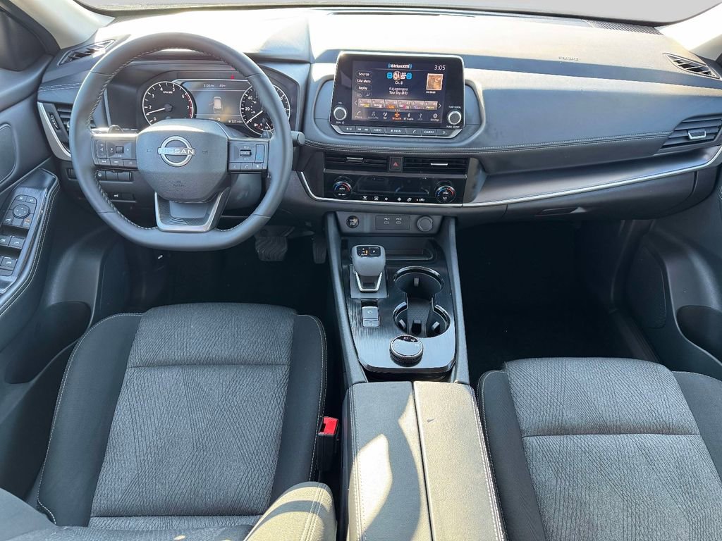 Certified 2025 Nissan Rogue SV image 13