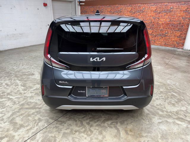 Used 2023 Kia Soul LX w/ LX Technology Package image 5