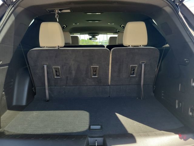 Used 2022 Chevrolet Traverse LS FWD image 10