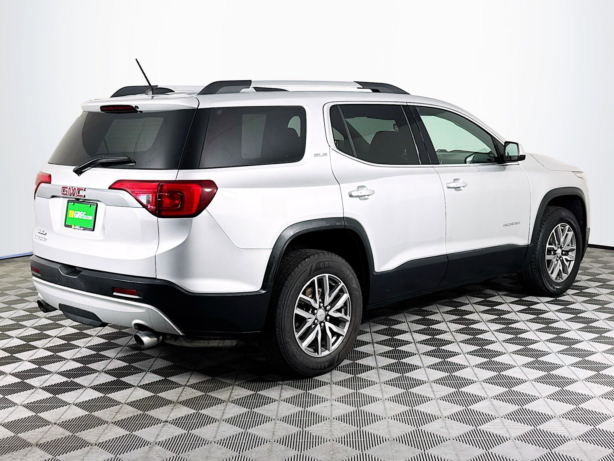 Used 2018 GMC Acadia SLE FWD image 10