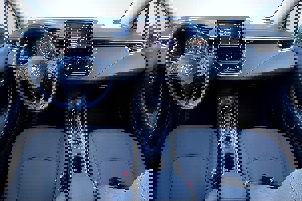 Used 2020 Toyota Corolla LE FWD image 16