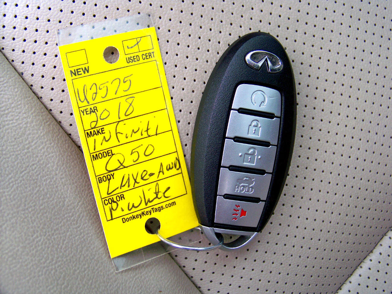 Used 2018 INFINITI Q50 Luxe w/ Cargo Package (L95) image 17