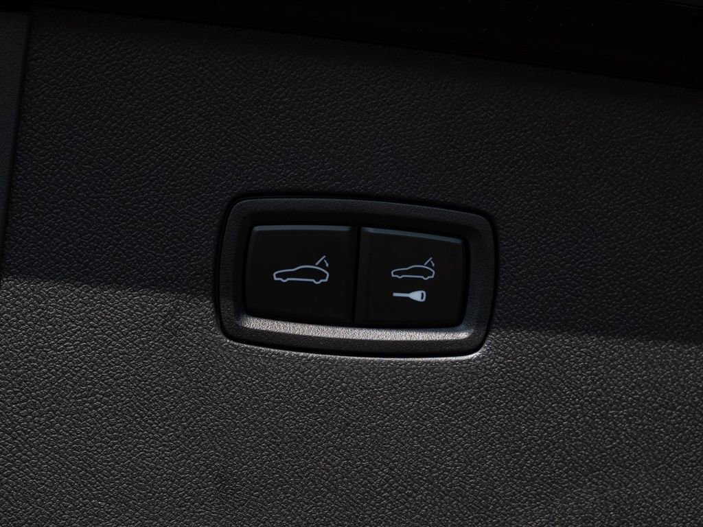 Certified 2024 Porsche Cayenne Base image 33