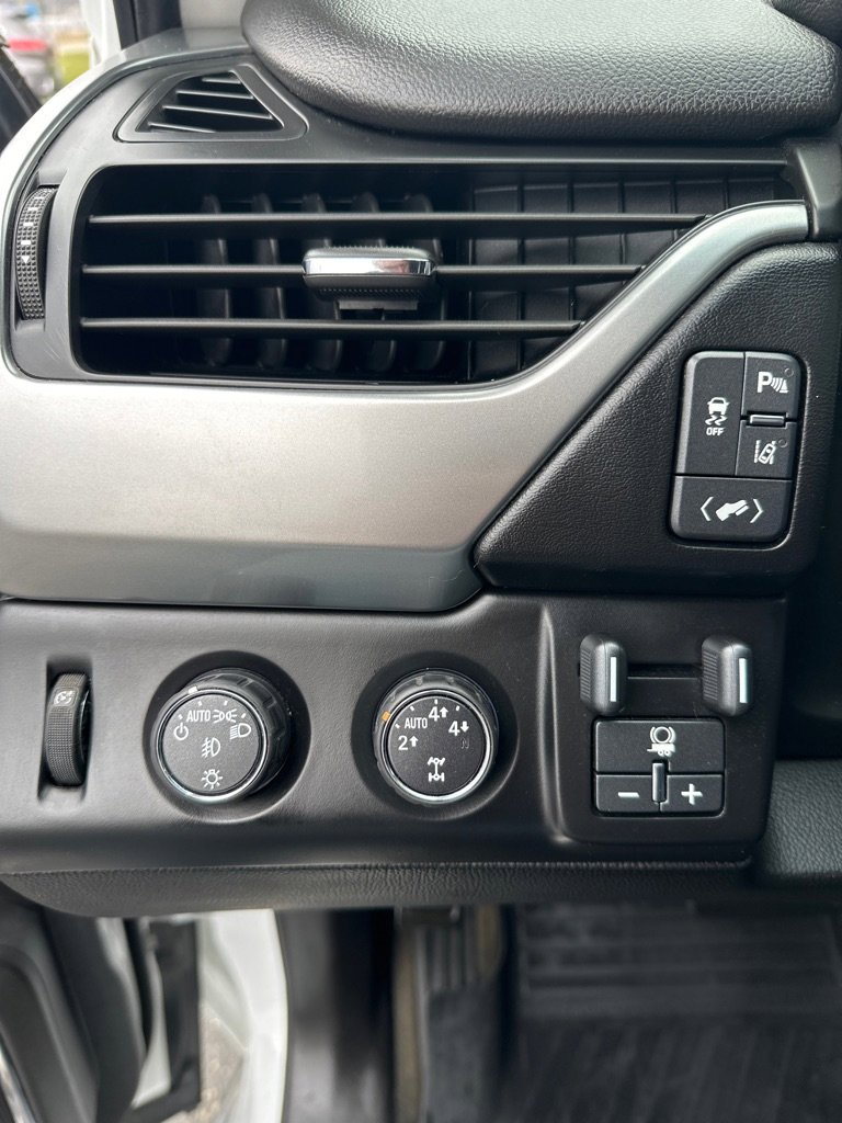 Used 2015 Chevrolet Tahoe LT image 13