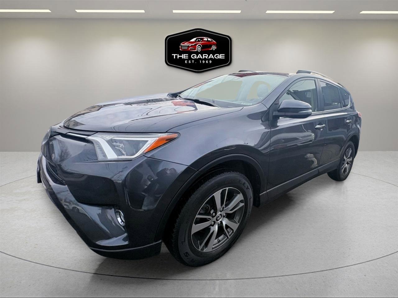 Used 2018 Toyota RAV4 XLE image 2
