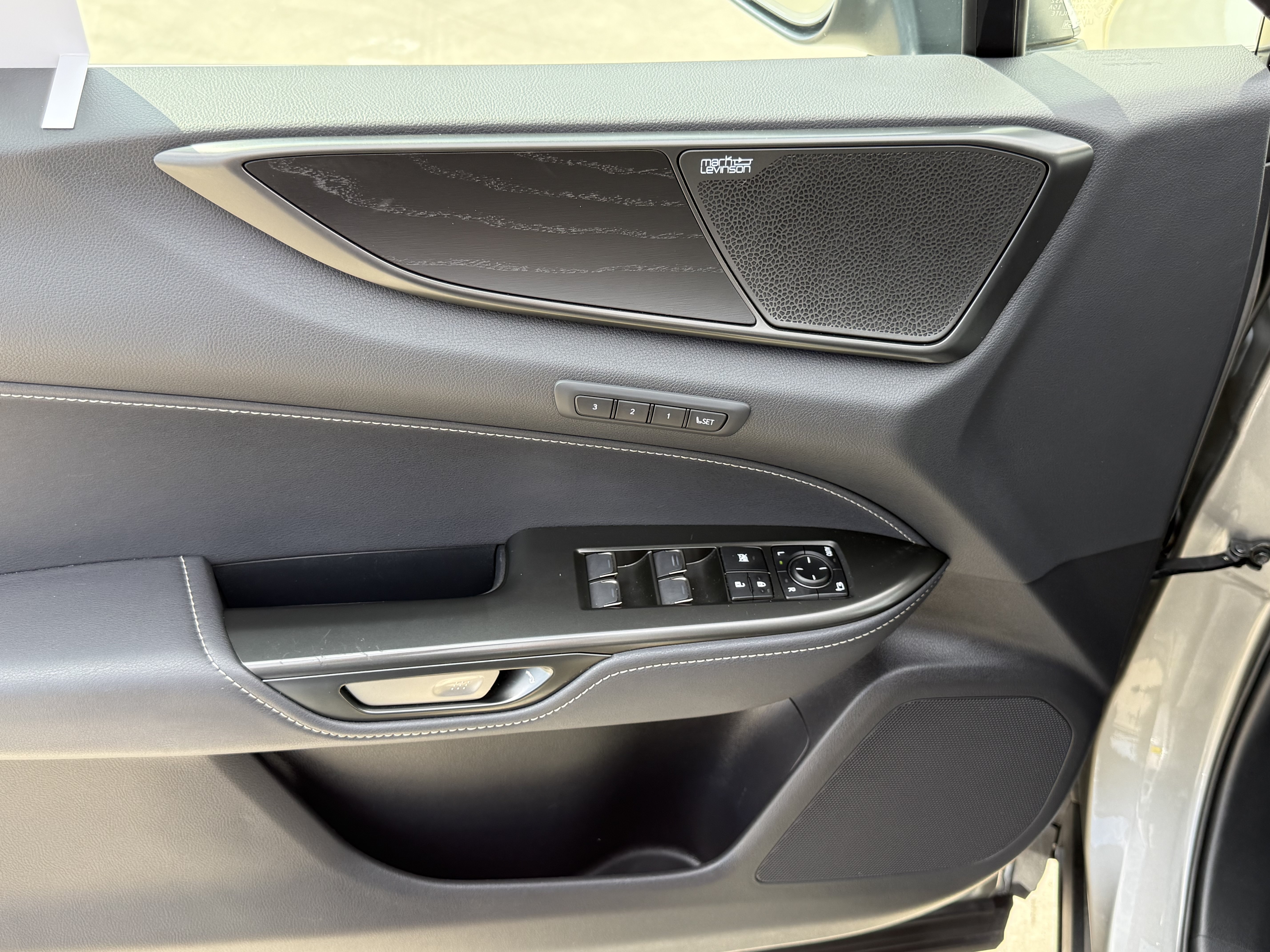 Certified 2025 Lexus NX 350h AWD w/ Accessory Package (2T) image 18