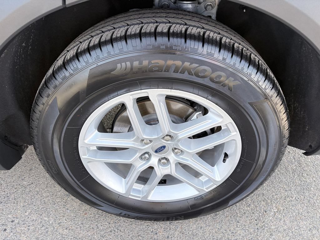 Used 2025 Ford Explorer Active RWD image 25