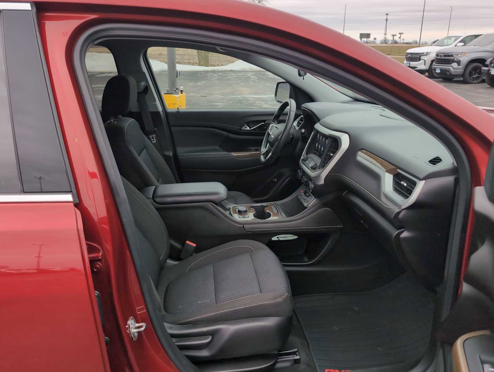 Used 2023 GMC Acadia SLE w/ Driver Convenience Package image 26