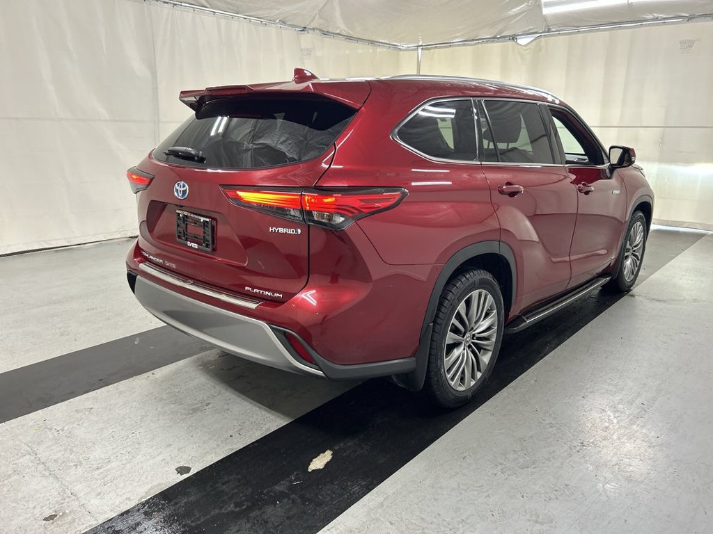 Used 2021 Toyota Highlander Platinum AWD/4WD image 2