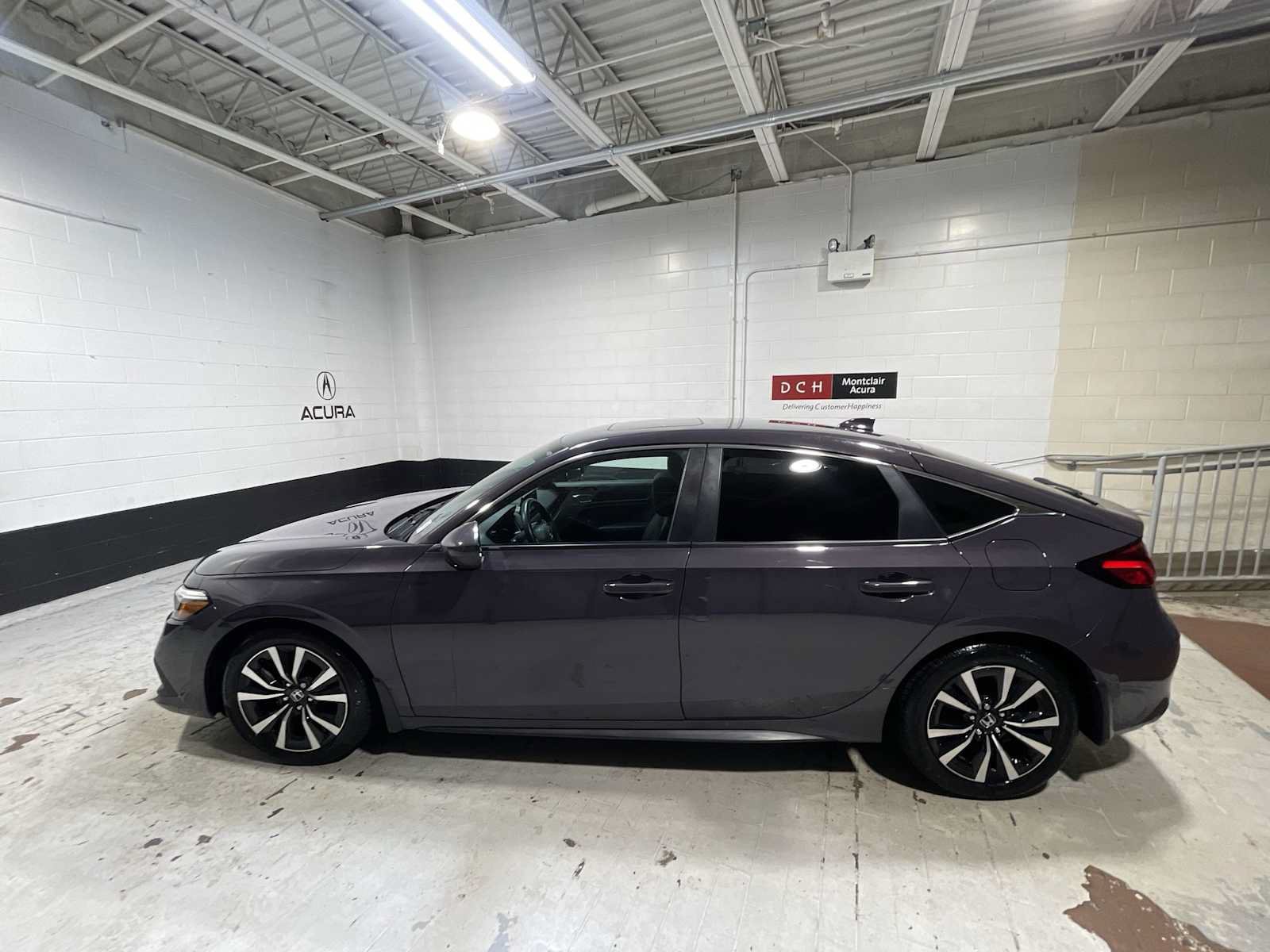 Used 2024 Honda Civic EX-L image 3