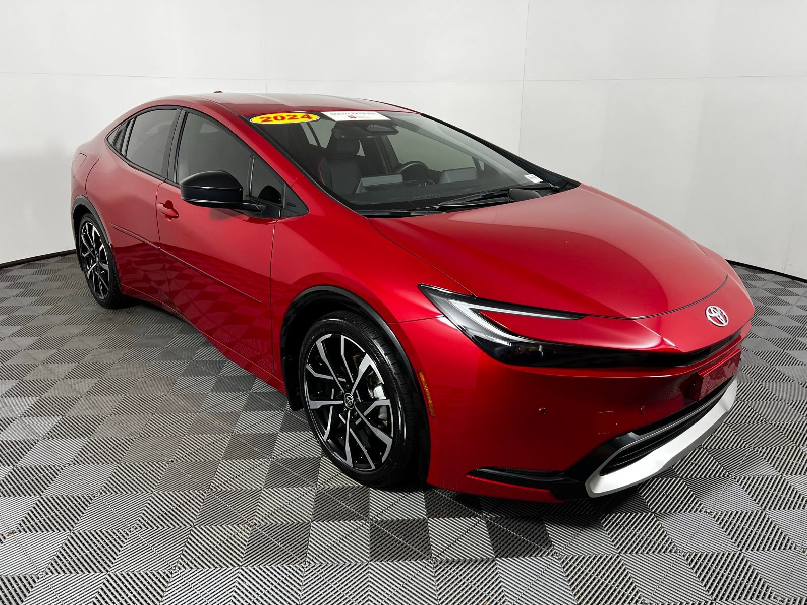 Certified 2024 Toyota Prius Prime XSE image 3