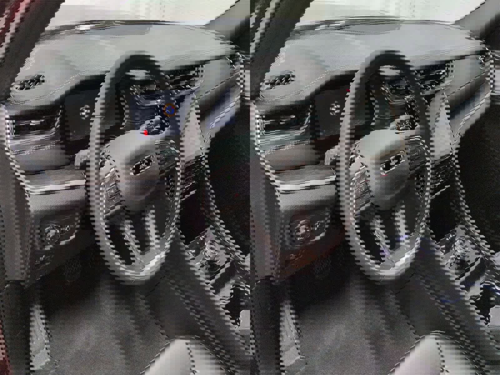 Used 2025 Jeep Grand Cherokee L Limited image 10