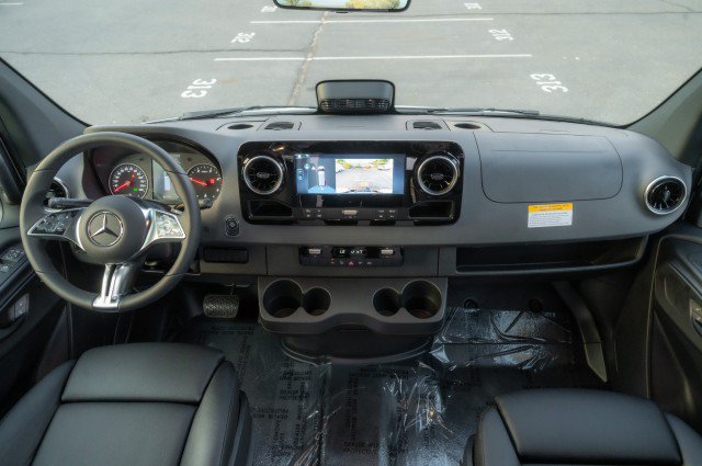 Used 2025 Mercedes-Benz Sprinter 2500 image 18