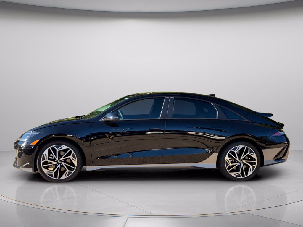 Used 2025 Hyundai Ioniq 6 SEL RWD image 3