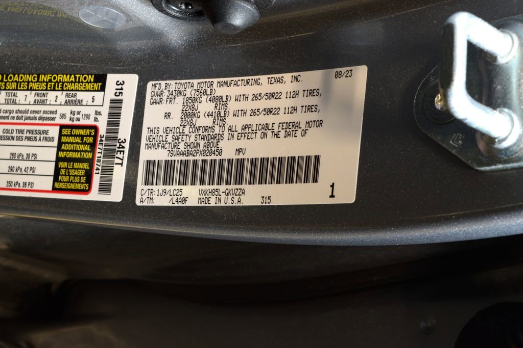 Used 2023 Toyota Sequoia Capstone AWD/4WD image 43