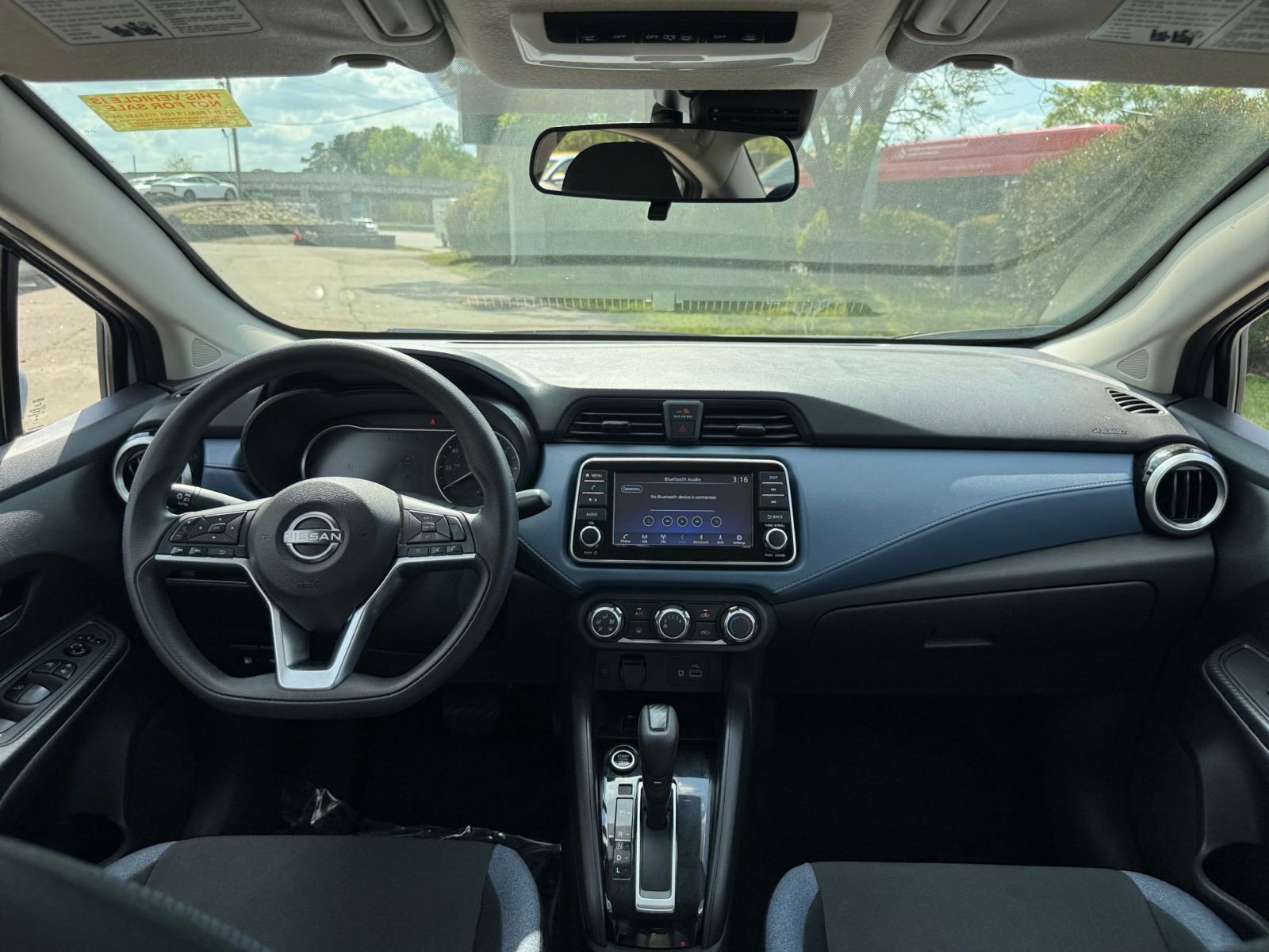 Used 2025 Nissan Versa SV image 29