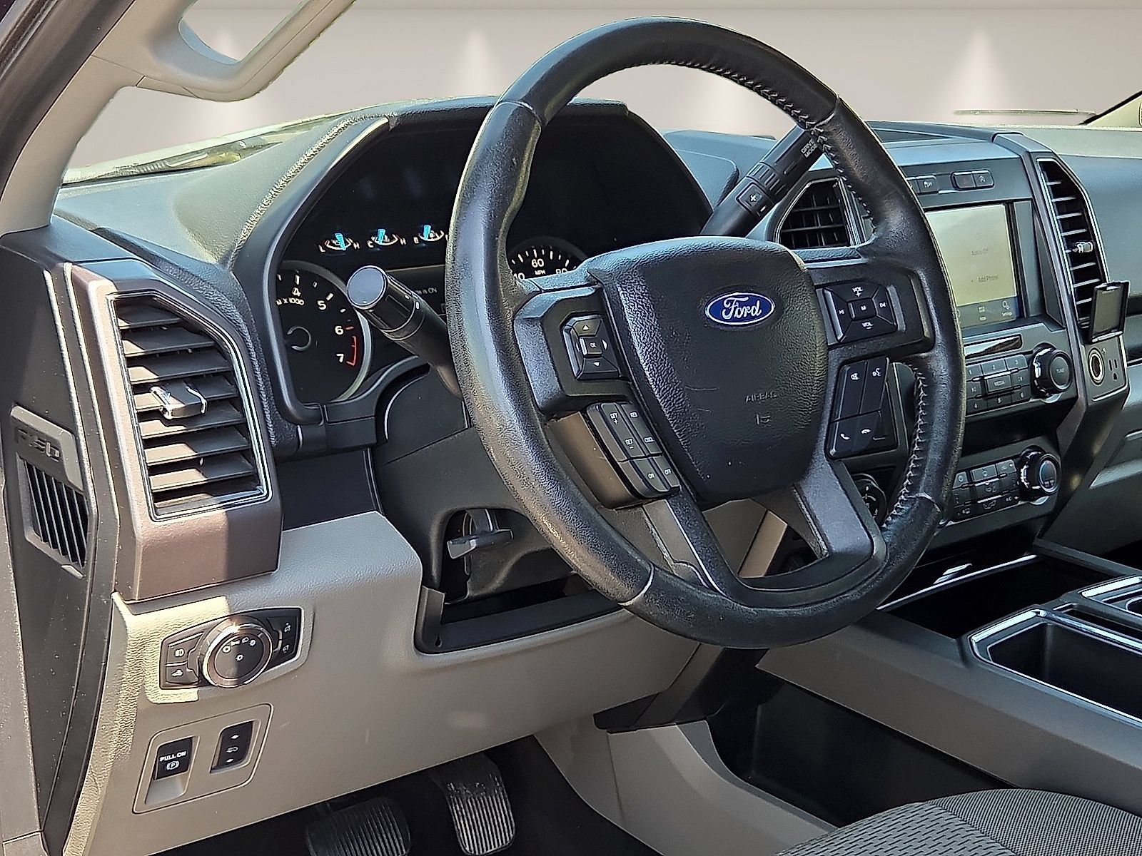 Used 2019 Ford F150 XLT w/ Equipment Group 302A Luxury AWD/4WD image 15