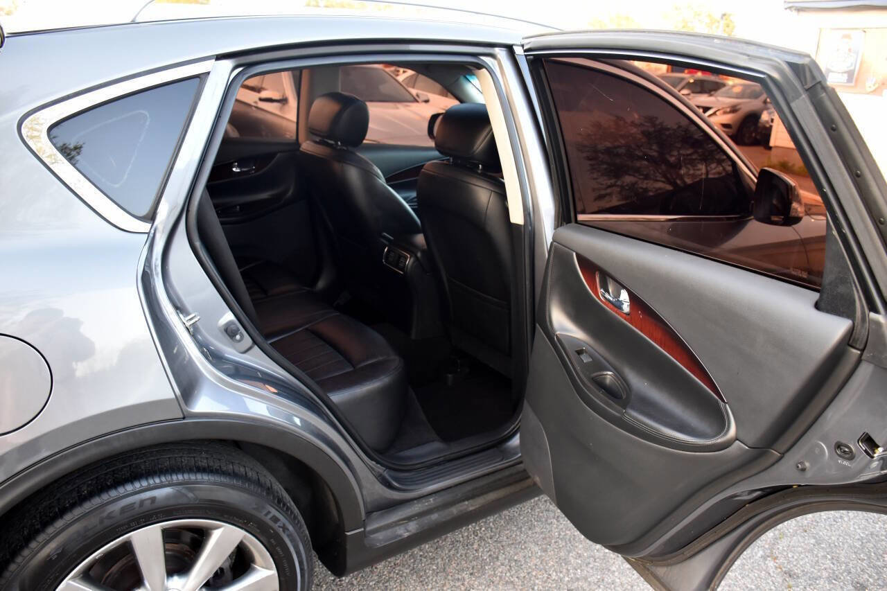 Used 2017 INFINITI QX50 AWD w/ Premium Plus Package image 17