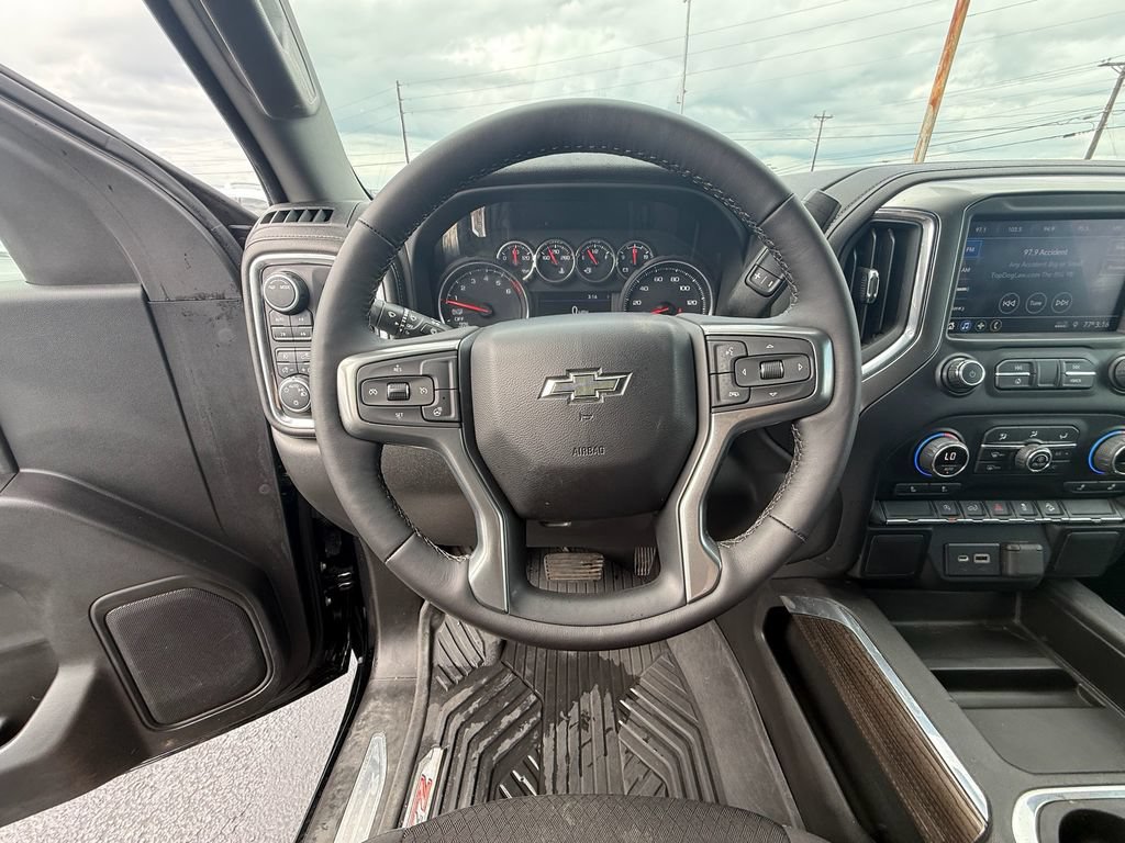 Used 2022 Chevrolet Silverado 1500 RST AWD/4WD image 16