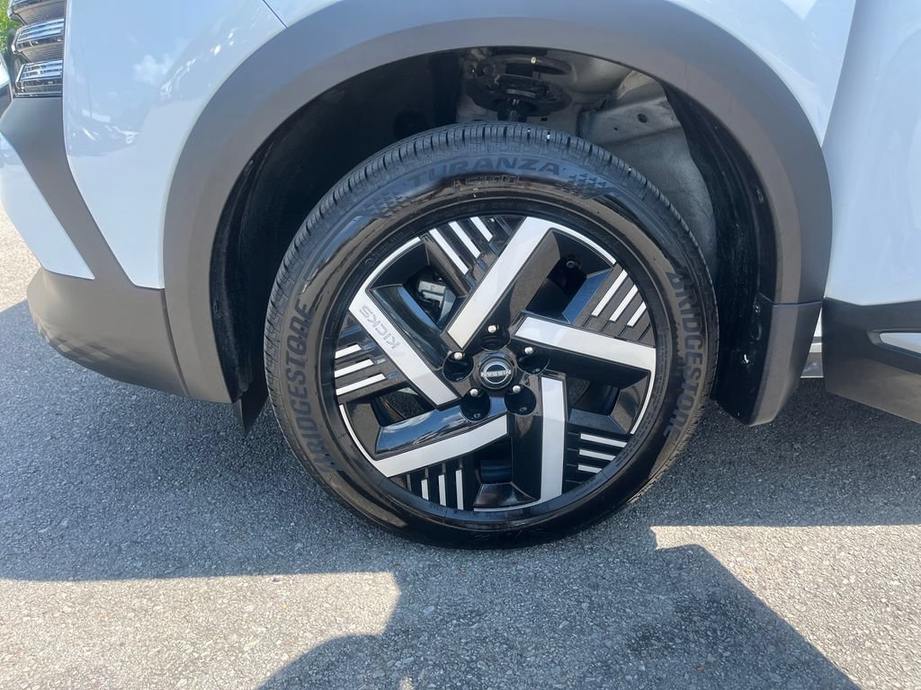 Certified 2026 Nissan Kicks SV w/ SV Premium Package FWD image 30