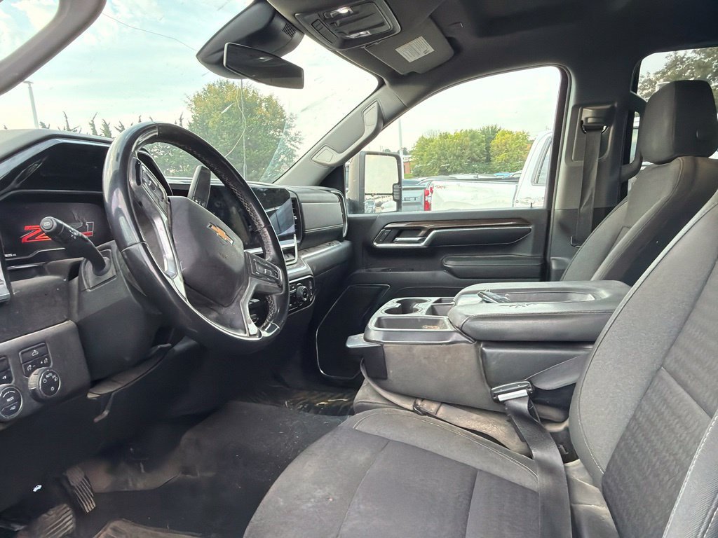 Used 2024 Chevrolet Silverado 2500 LT w/ Z71 Off-Road Package AWD/4WD image 8