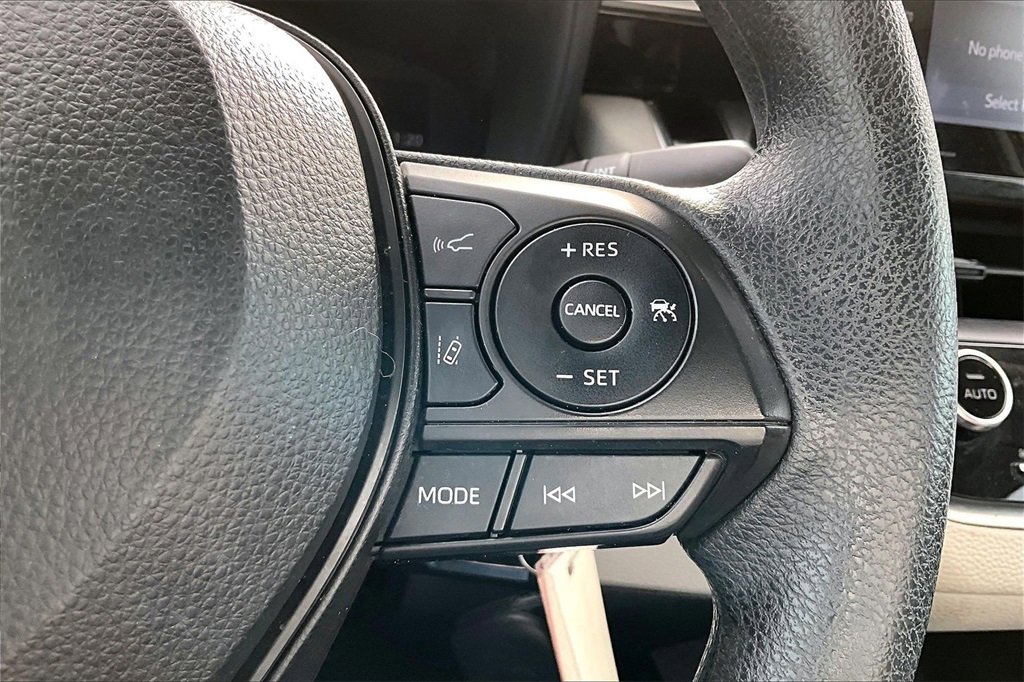 Used 2022 Toyota Corolla LE image 17