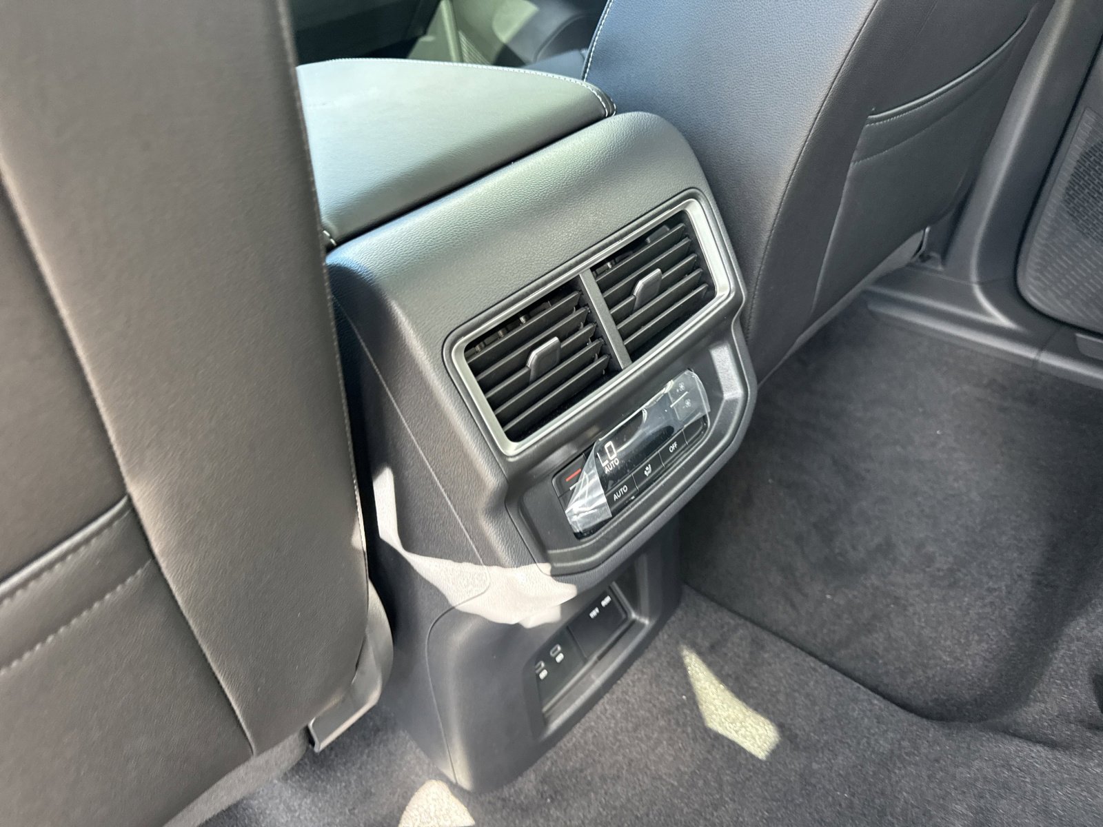 New 2026 Volkswagen Atlas SE image 21