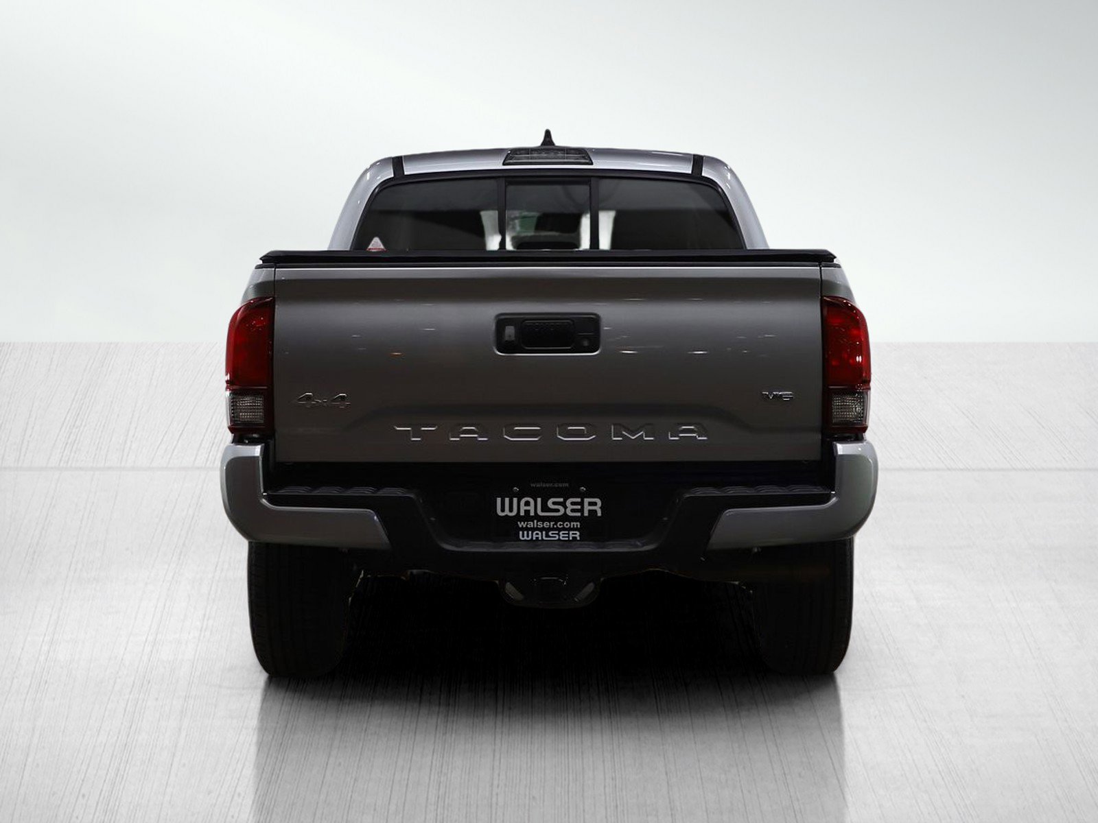 Used 2022 Toyota Tacoma SR image 5