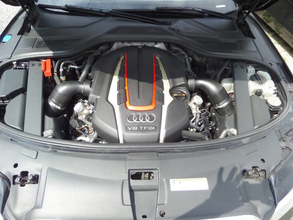 Used 2013 Audi S8 4.0T quattro AWD 4dr Sedan w/ Full Leather Pkg image 13