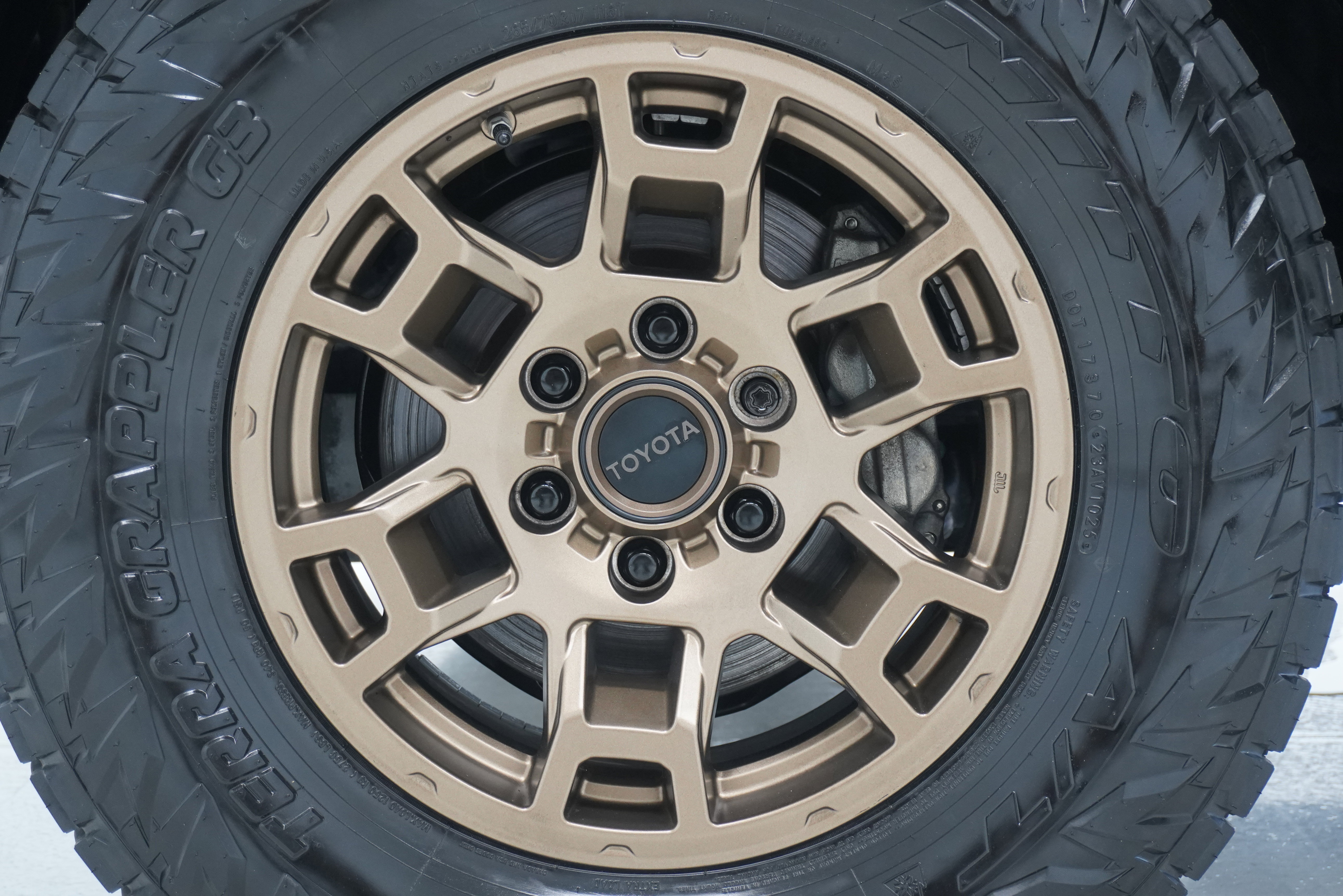 Used 2023 Toyota 4Runner 40th Anniversary SE AWD/4WD image 30