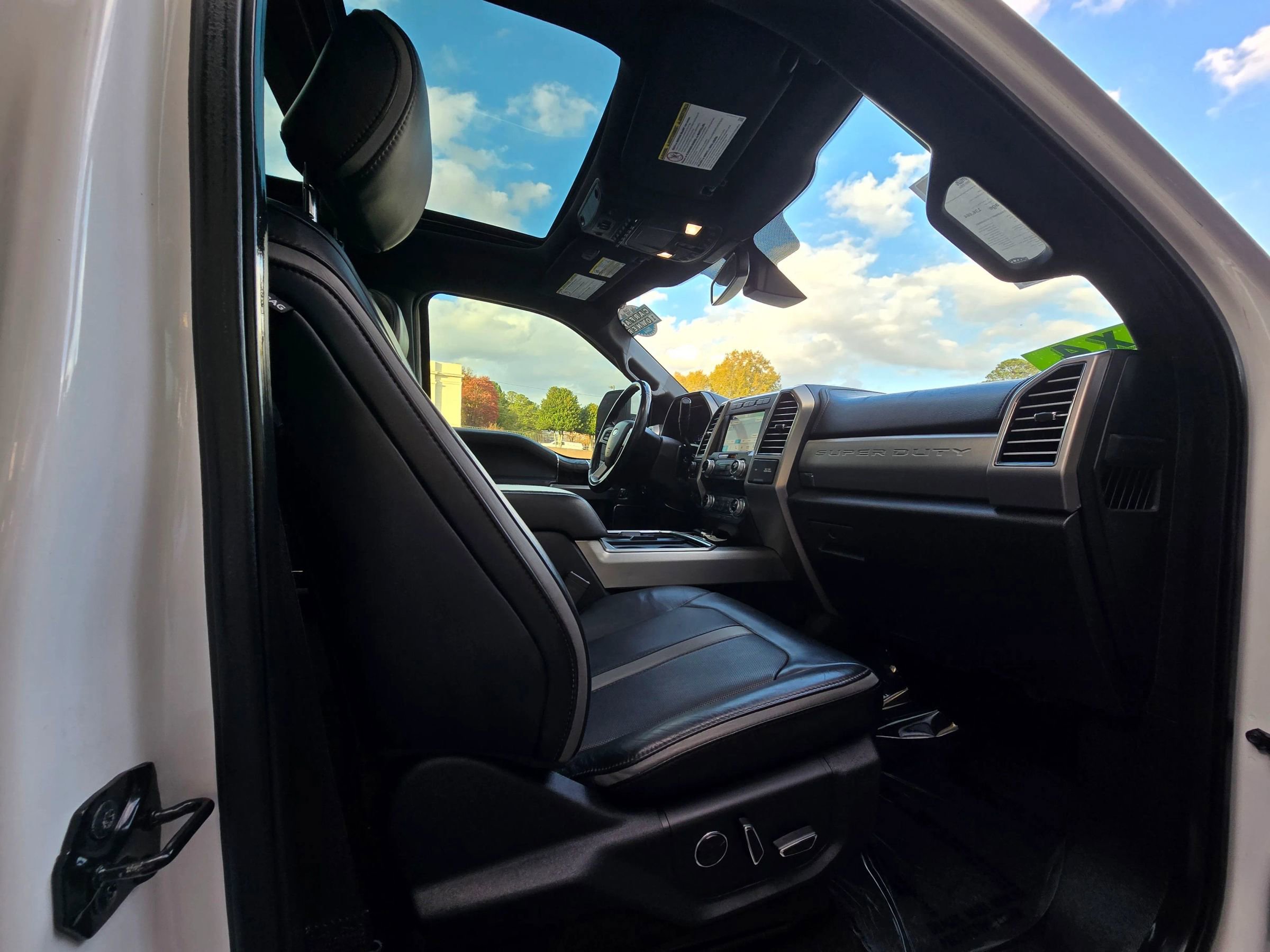 Used 2019 Ford F250 Platinum w/ Platinum Ultimate Package AWD/4WD image 13